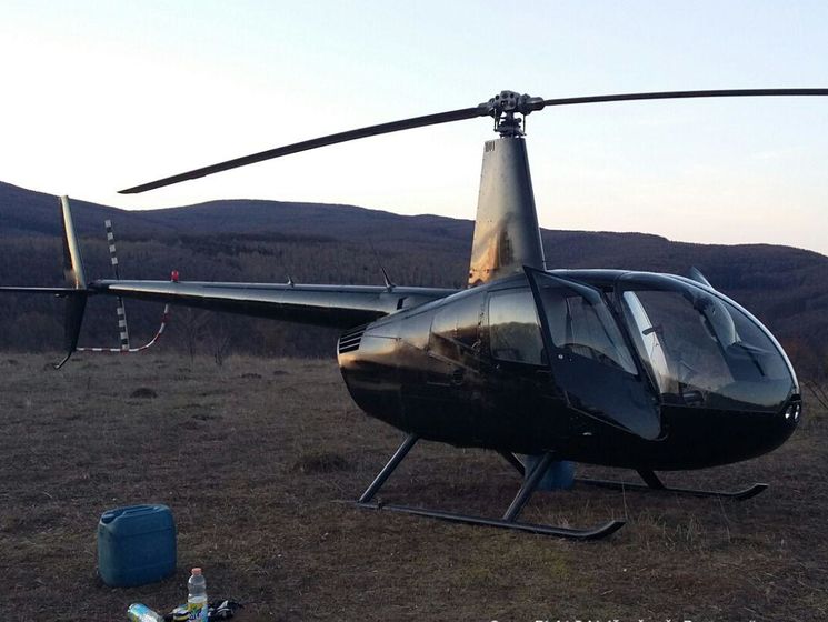 В Закарпатской области пограничники задержали пилотов вертолета, которым переправляли за границу нелегалов