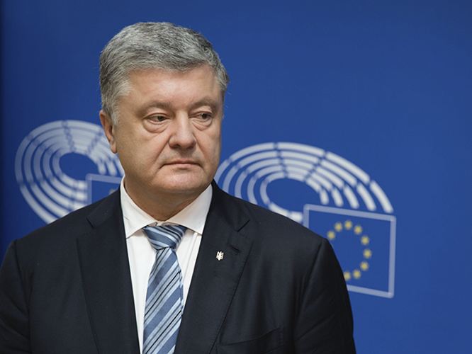 ﻿Порошенко заявив, що в Держбюро розслідувань його допитали у справі про націоналізацію "ПриватБанку" та стосовно інциденту в Керченській протоці
