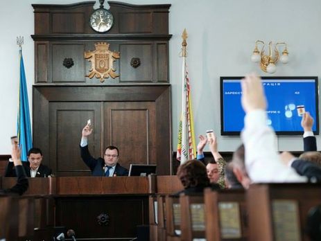 Горсовет Черновцов запретил вывески со словом 