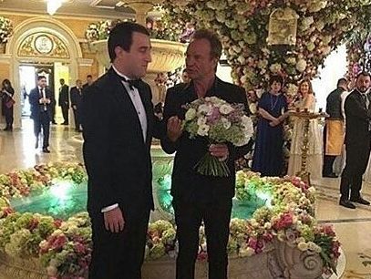Издание Guardian высмеяло Стинга, Иглесиаса и Лопес за выступление на свадьбе Гуцериева