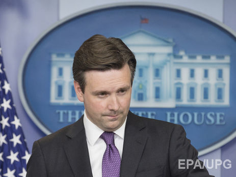 Белый дом призвал не спешить с выводами о Порошенко в связи с офшорным скандалом