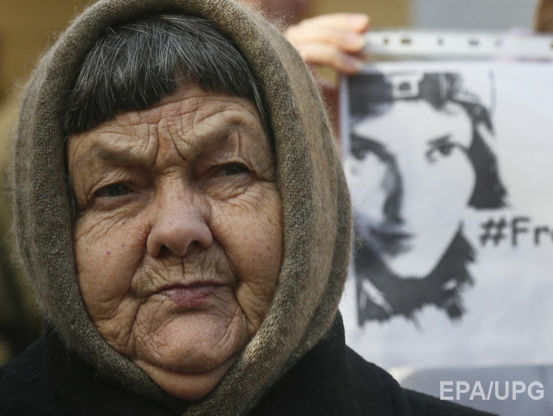 Мать Савченко: Когда я видела Надю, она весила 40 кг. Руки синие, пальцы тонкие, холодные, кровь уже не доходит!