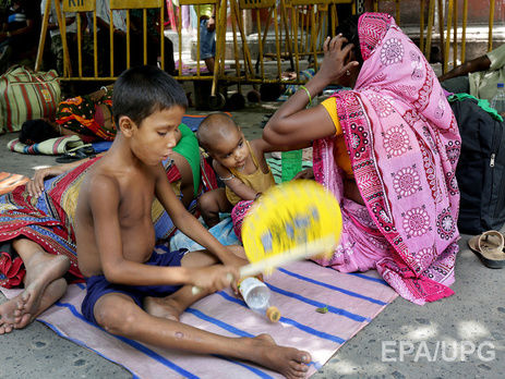 Жители Индии опять страдают от жары