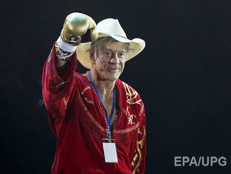 Рурк заявил, что жена Трампа – охотница за деньгами, если спит с таким дряблым телом