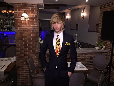 Обнаженный Зверев после дня рождения Билык спел ее песню в душе. Видео