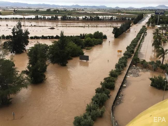 ﻿В Іспанії через сильні дощі загинуло шестеро осіб