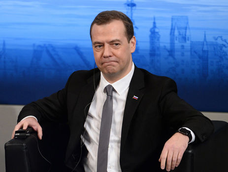 Медведев: Я не уверен, что приход на этот рынок поставщиков оружия из других стран облегчит ситуацию