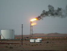 Нефть растет в цене после атаки дронов в Саудовской Аравии, Зеленский назвал повестку дня встречи 