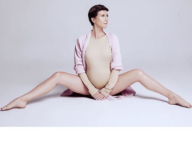 Анита Луценко показала живот на разных сроках беременности