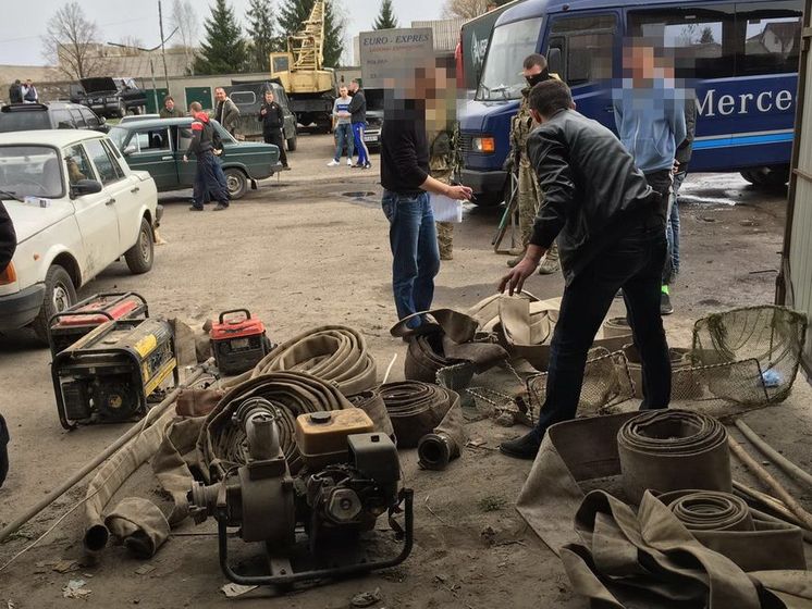 В Ровенской области сотрудники СБУ и полиции грабили перекупщиков янтаря