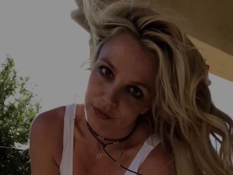 Спирс показала, как сгоняет лишний вес, чтобы влезть в джинсы скинни