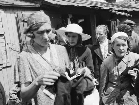 Киевлянка Хорошунова в дневнике 1942 года: Голод приобретает ужасные размеры. Никто не может сосчитать количества умерших 