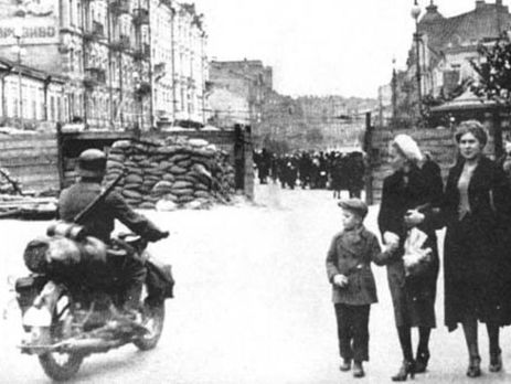 Киевлянка Хорошунова в дневнике 1942 года: Упорно говорят о большой коммунистической организации в Киеве, но точно никто не знает