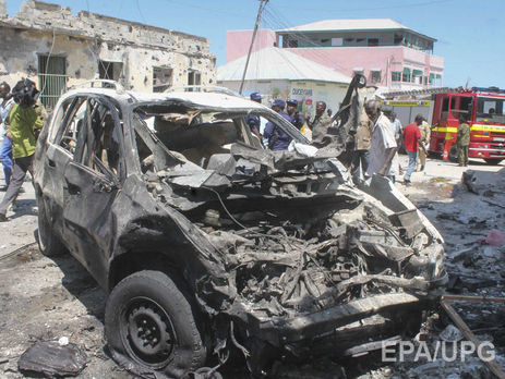 Легковая машина взорвалась в Могадишо