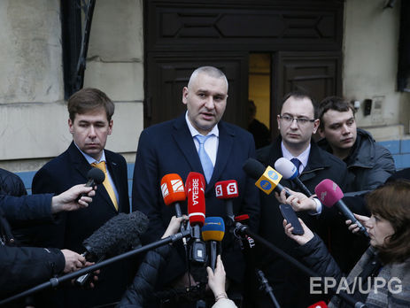 Фейгин (в центре) считает, что в ближайшее время Савченко не освободят