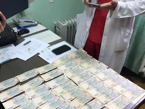 Двум врачам украинского института рака сообщили о подозрении по делу о продаже пациентам бесплатных лекарств