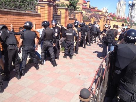 Суд приговорил четырех человек, напавших на 