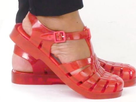 100 лет эволюции моделей женской обуви показали в коротком ролике. Видео