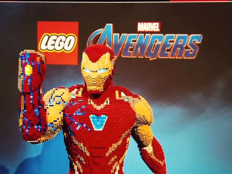﻿Із конструктора Lego створили двометрову фігуру Тоні Старка