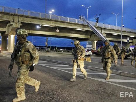 ﻿МВС про чоловіка, який погрожував підірвати міст у Києві: Колишній військовий. Не простий, дуже фаховий стрілець