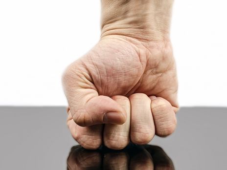 В суде в Донецкой области неизвестные избили сотрудника прокуратуры