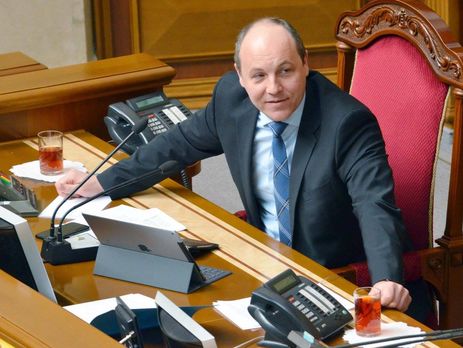 Парубий планирует бороться с депутатами-прогульщиками, лишая их привилегий 