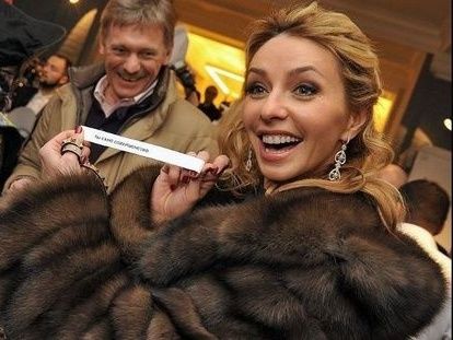 Жена Пескова задекларировала доход, превышающий заработок Путина в 10 раз