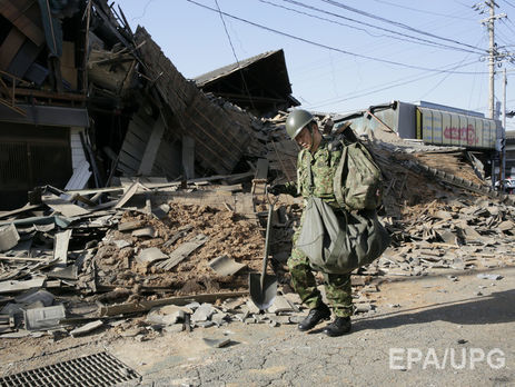 В регионе Кюсю на юго-западе Японии после серии землетрясений проводится спасательная операция