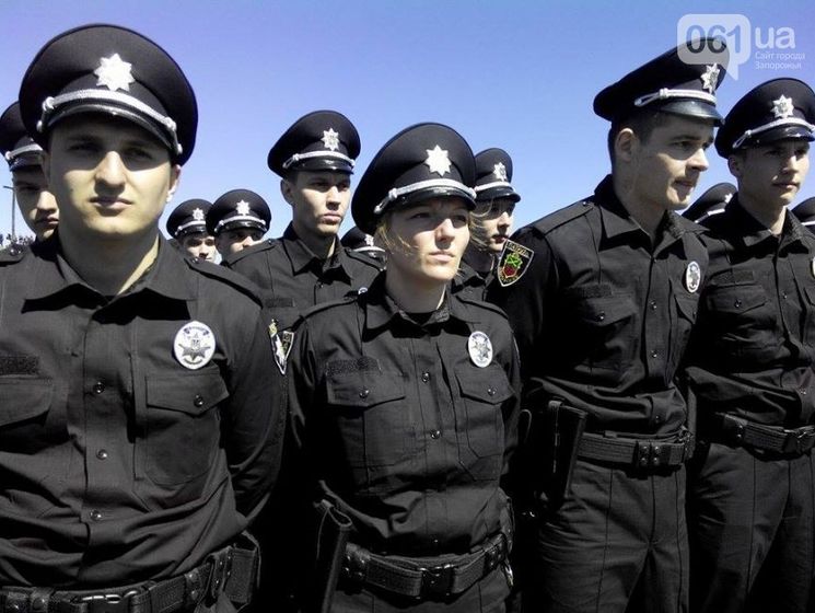 Патрульные полицейские Запорожья приняли присягу на Хортице. Фоторепортаж