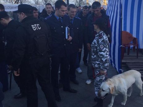 Полицейские проверили палатки акции против мэра Одессы Труханова после сообщения о минировании