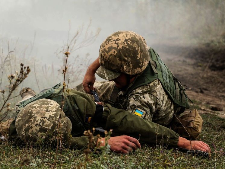 ﻿На Донбасі троє військових дістали поранення, ще один – бойову травму