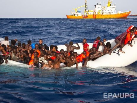 Шестеро мигрантов погибли и более ста спасены у берегов Италии