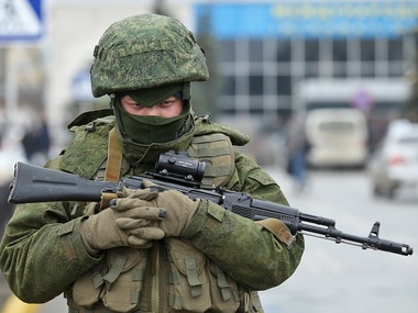 Российские войска продолжают блокировать украинских военных в Крыму