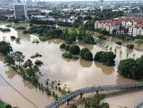 В Хьюстоне произошло крупнейшее в истории наводнение. Фоторепортаж