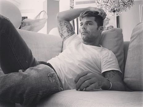 Фанатка купила поцелуй с Рики Мартином за £63 тыс.