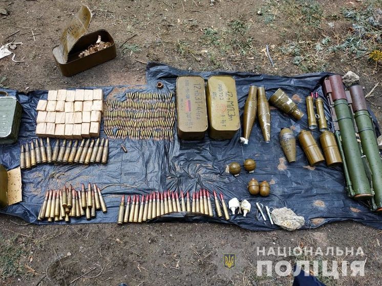 Правоохранители в Луганской области нашли тайник с оружием и боеприпасами боевиков "ЛНР"