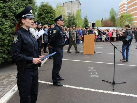 Во львовскую полицию вступили еще 123 патрульных
