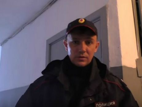 Российские силовики в Крыму ходят по квартирам в поисках людей с Кавказа, из Украины и зоны АТО. Видео