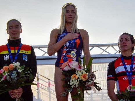 Украинка Елистратова взяла золото на этапе Кубка Европы по триатлону