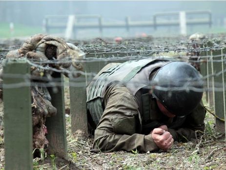 Офицеры-психологи Нацгвардии прошли армейскую полосу препятствий, начиненную стресс-факторами. Фоторепортаж