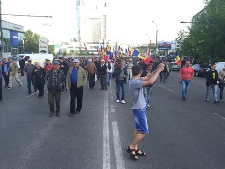 В Молдове акция протеста против правительства переросла в столкновения с полицией. Видео