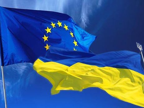 Порошенко: Уже во второй половине 2016 года украинцы должны ездить в ЕС по биометрическим паспортам