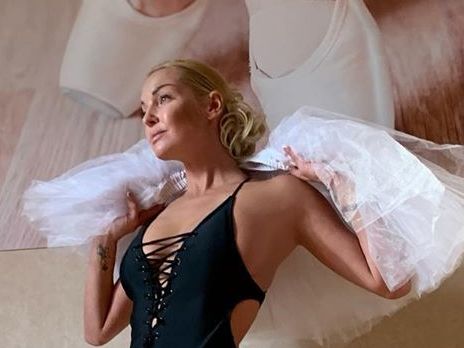 ﻿Волочкова продемонструвала розтяжку в повітрі