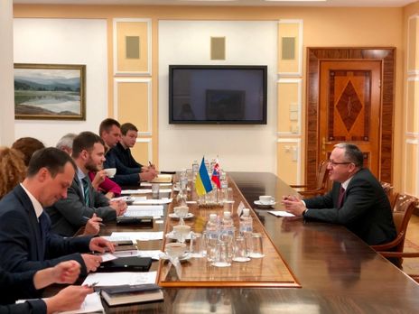 Украина и Словакия обсудили восстановление работы аэропорта Ужгород