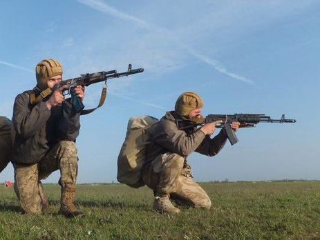 Минобороны показало учения украинских десантников. Фоторепортаж