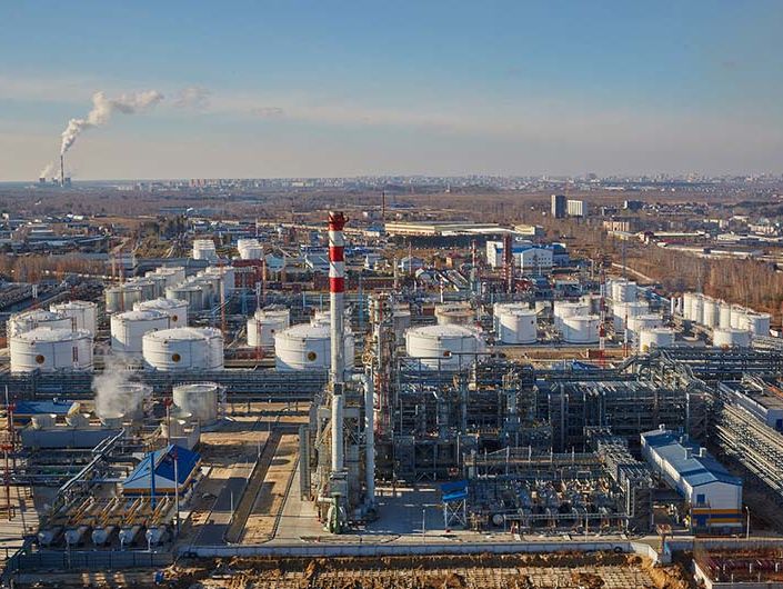 Однокурсник Путина владеет 20% акций одного из крупнейших нефтеперерабатывающих заводов в РФ