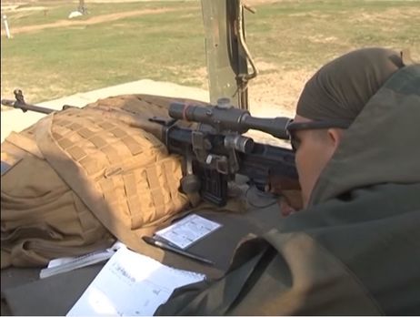 Военное телевидение показало учения украинских десантников под руководством иностранных инструкторов. Видео