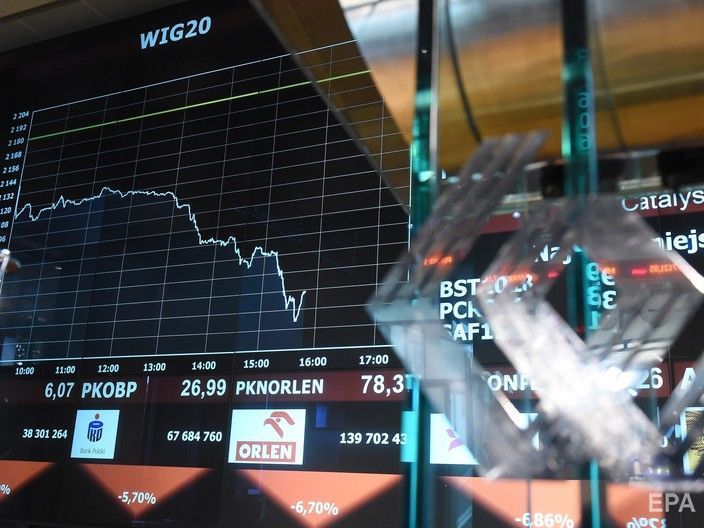 Американские фондовые рынки начали падать после запуска процедуры импичмента Трампа