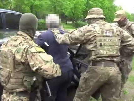 В Донецкой области депутат горсовета пытался дать взятку сотруднику СБУ