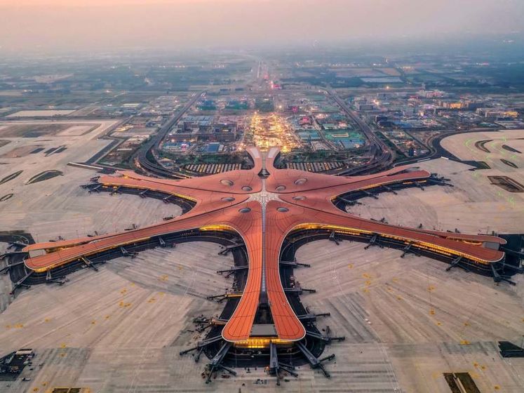 В Китае открыли крупнейший в мире аэропорт